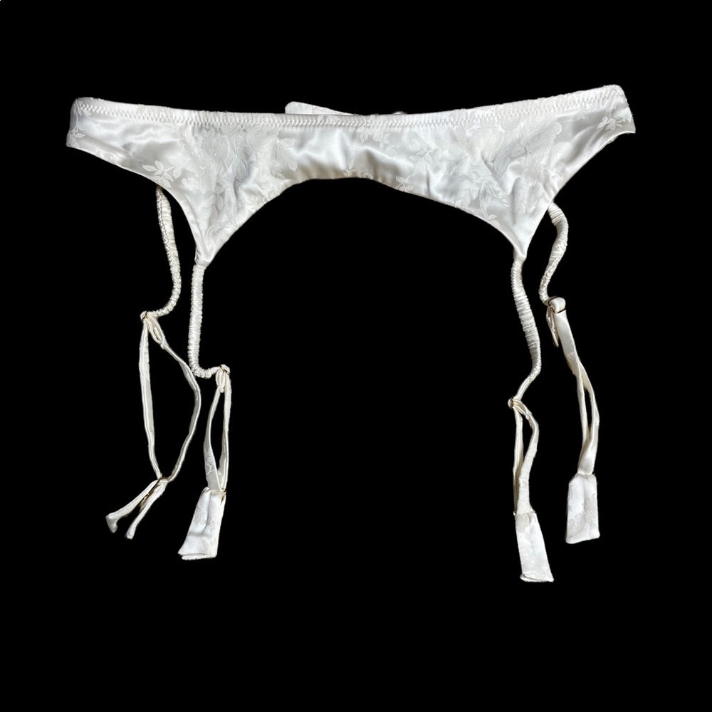 Woman’s Garter